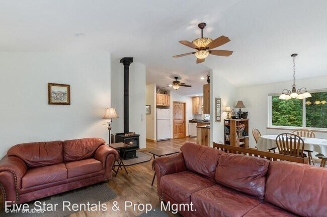 Foto del edificio - 2 br, 2 bath House - 104 1st Ave West