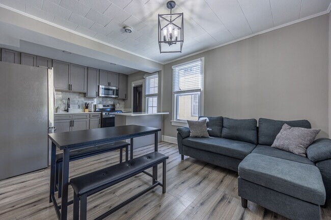 Foto del edificio - 3707 37th Pl