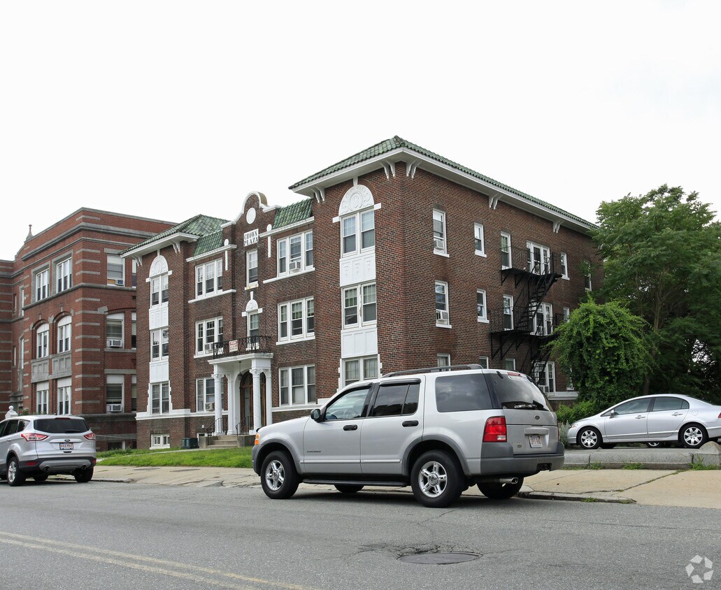 Building Photo - Crown Plaza
