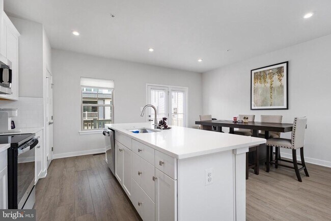 Foto del edificio - 1109 Patuxent Greens Dr