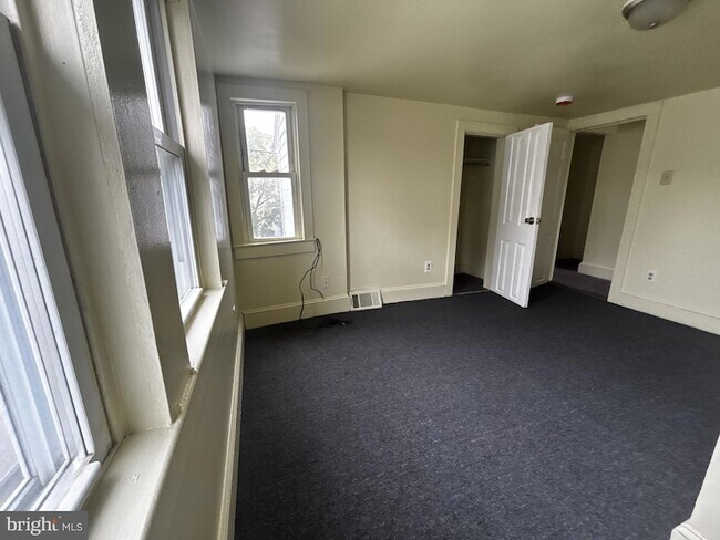 Foto del edificio - 2 E Vine St