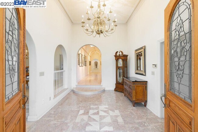 Foto del edificio - 35 Castlewood Dr