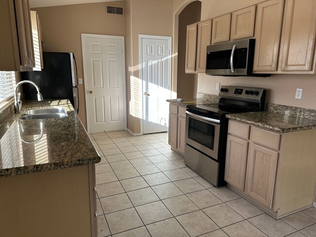 Building Photo - Beautiful 3 Bed 2 Bath House For Rent Gilbert