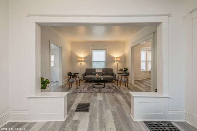 Foto del edificio - 3 Bedroom Large House for Rent