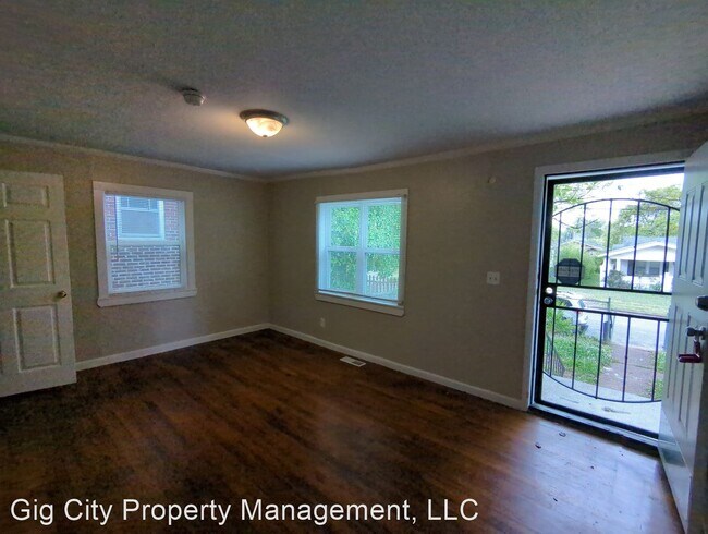 Foto del edificio - 4 br, 2 bath House - 2419 Vine St