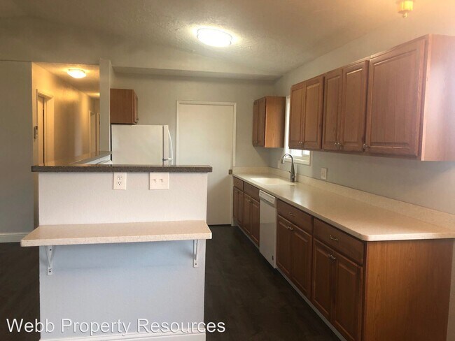 Building Photo - 1203-1203 Zeta Ct