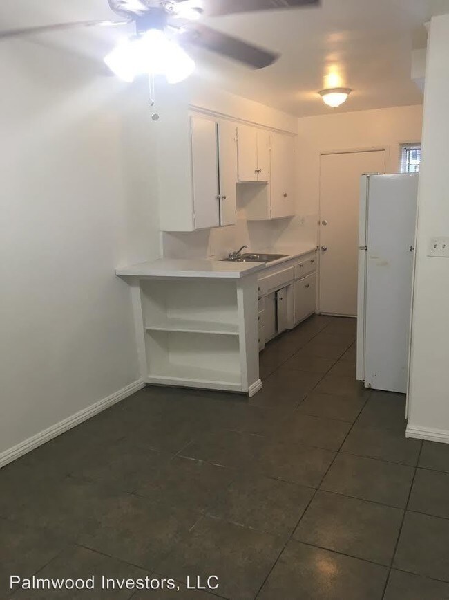 Building Photo - 4122-4124 Palmwood Dr
