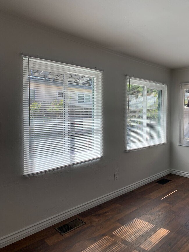 Foto del edificio - Curlew