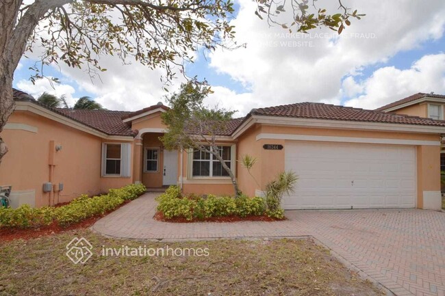 Building Photo - 16244 SW 44th Ln