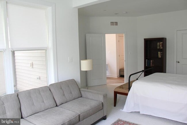 Foto del edificio - 4975 Longmire Wy