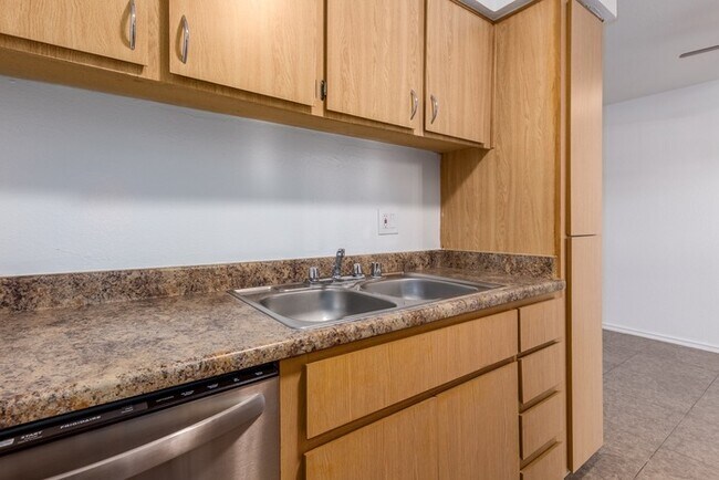 Foto del edificio - Stadio 3 bedroom townhome