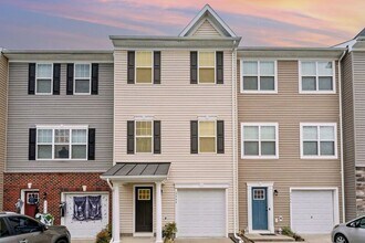 Building Photo - 2444 Drake Ln Building Photo - 2444 Drake Ln