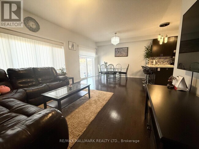 Building Photo - 10 Pearcey Cr
