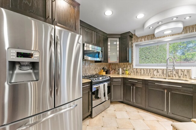 Building Photo - 1809 Wildberry Dr