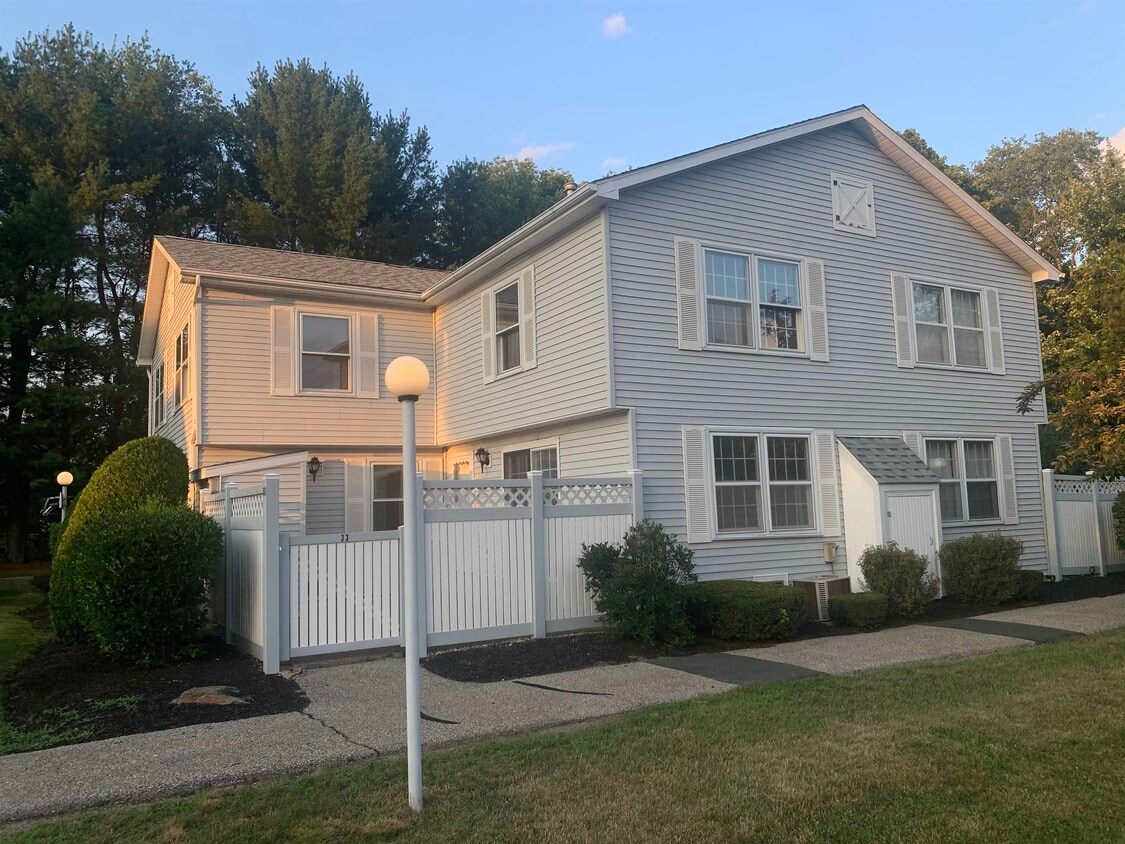 33 Springfield Estates, Rochester, NH 03867 Condo for Rent in