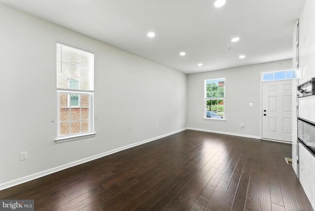 Building Photo - 1111 Trenton Pl SE