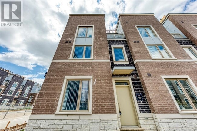 Building Photo - 31 Almond Blossom Mews