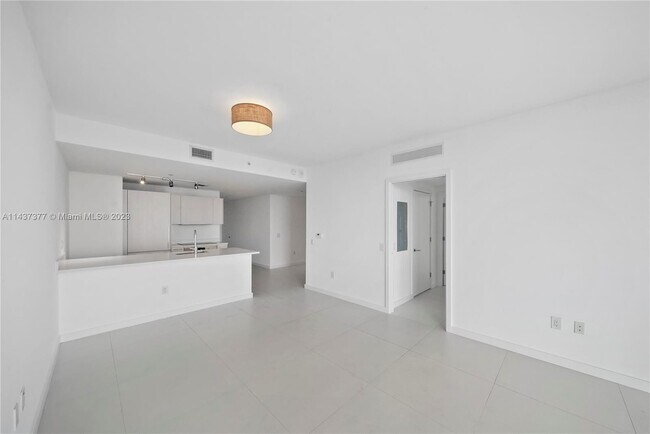 Building Photo - 501 NE 31st St