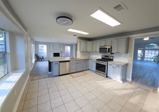 Foto del edificio - 16403 Salinas Ln