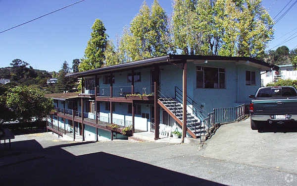 Building Photo - 49-51 Valencia Ave