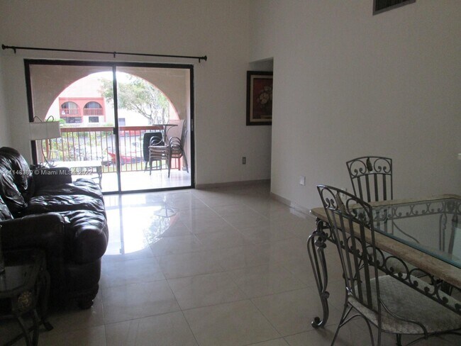 Foto del edificio - 10241 NW 9th St Cir