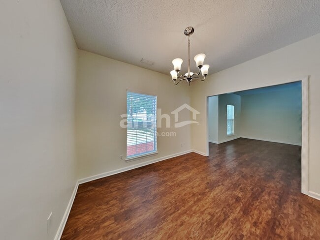 Foto del edificio - 1617 Oak Knoll Ln