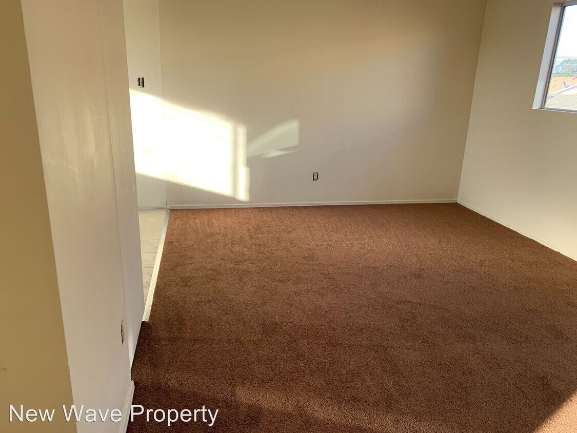 Primary Photo - 1533 E 51st St