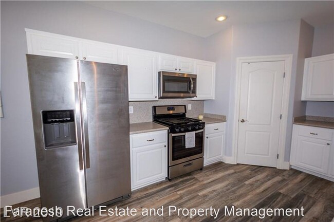 Building Photo - 3 br, 2.5 bath House - 9157 Sunken Meadow Ave