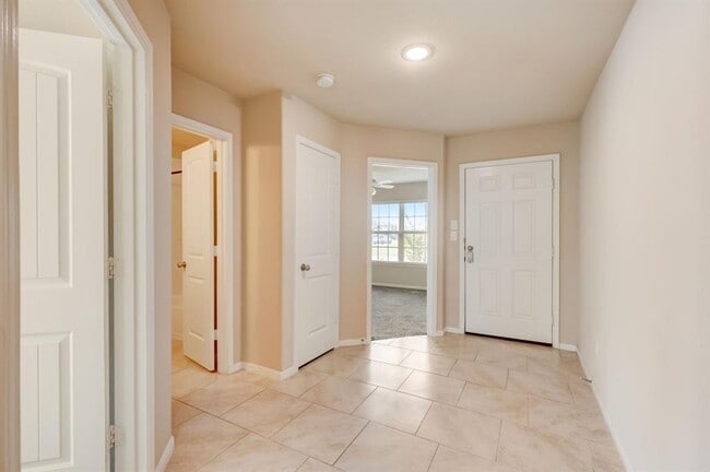 Building Photo - 29139 Jacobs River Dr