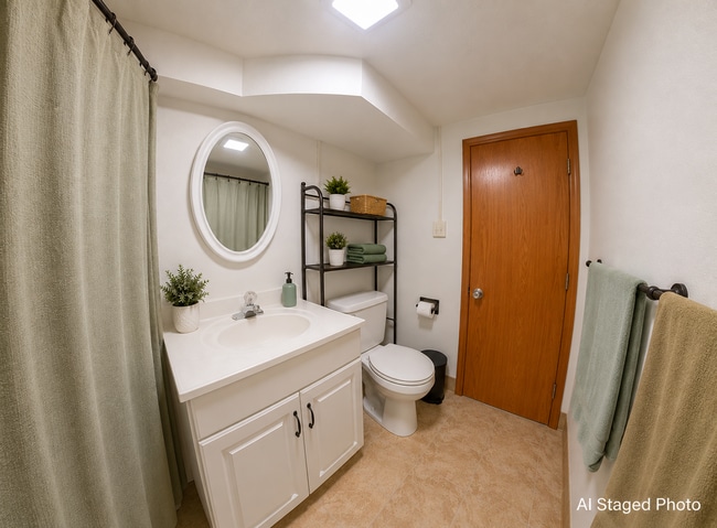 Building Photo - 211 Ridge Dr