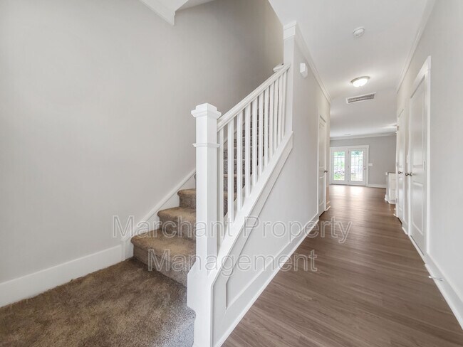 Building Photo - 110 Bluet Ln