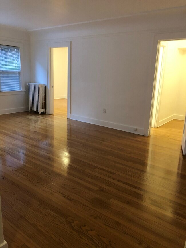 Livingroom, showing bedroom and small office entry - 303 16th Ave E