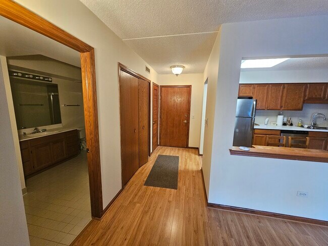 Foto del edificio - 6461 W Warner Ave