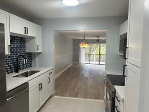 Building Photo - 2700 Coral Springs Dr