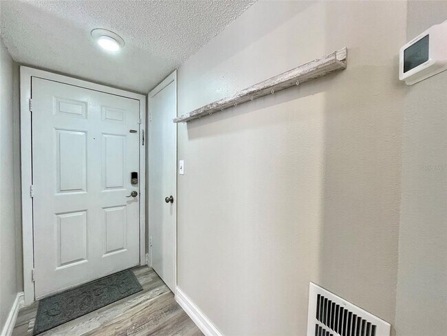 Building Photo - 8742 Mallard Reserve Dr