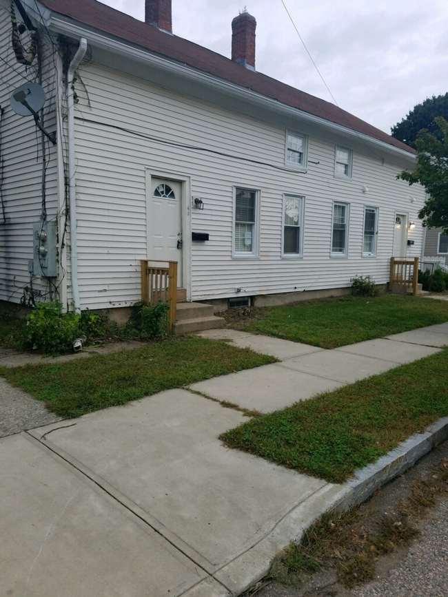 Building Photo - 4 bedroom in Taftville CT 06380