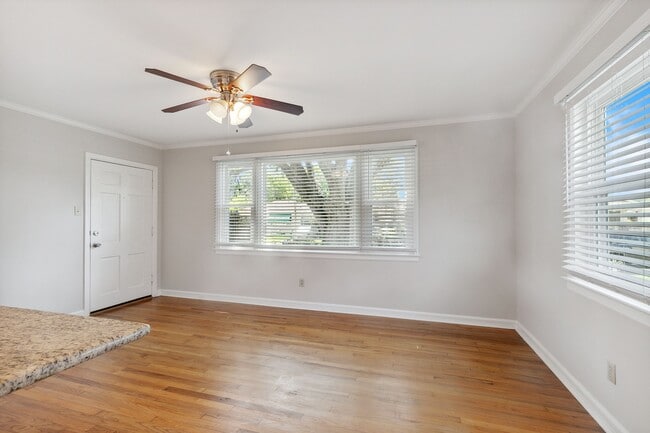 Building Photo - 605 Honore Dr