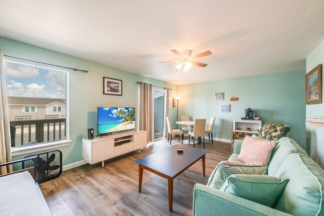 Foto del edificio - 15010 Leeward Dr