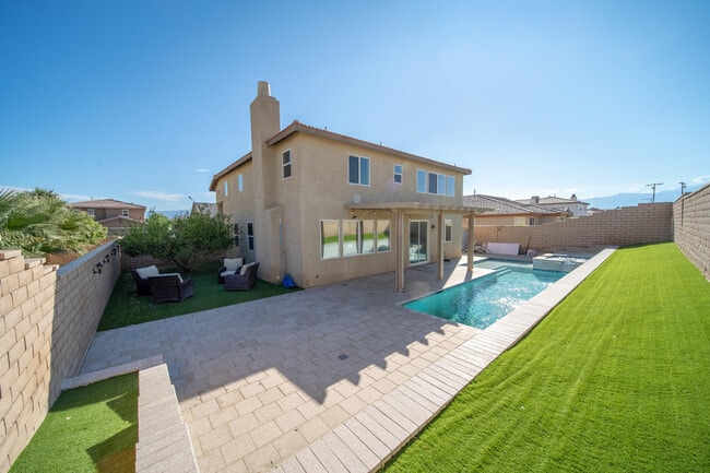 Foto del edificio - 79910 Camden Dr