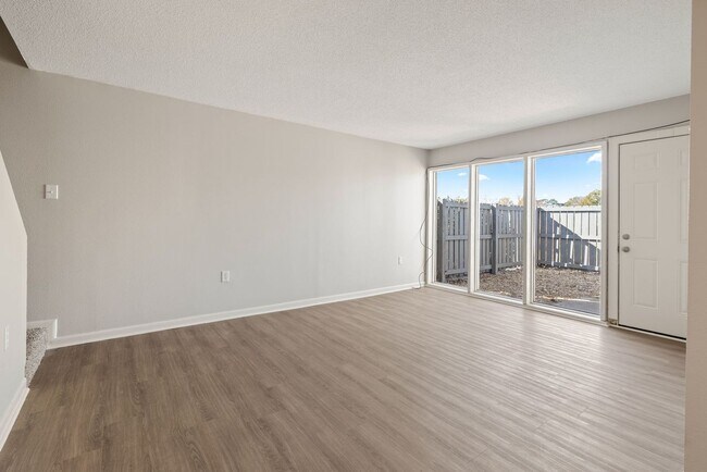 Foto del edificio - 203 Cougar Ridge