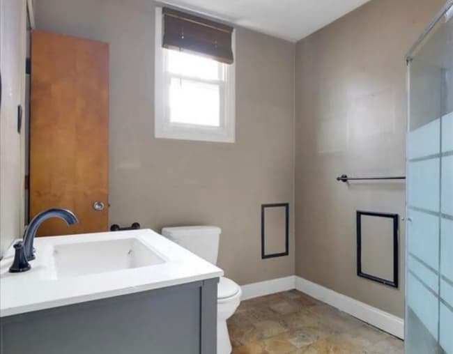 Building Photo - 749 S 33rd St