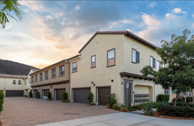 Foto del edificio - 877 Blackstone Dr