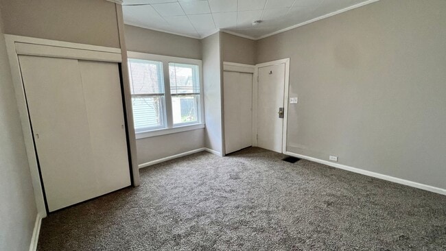 Foto del edificio - 553 Fremont Ave NW