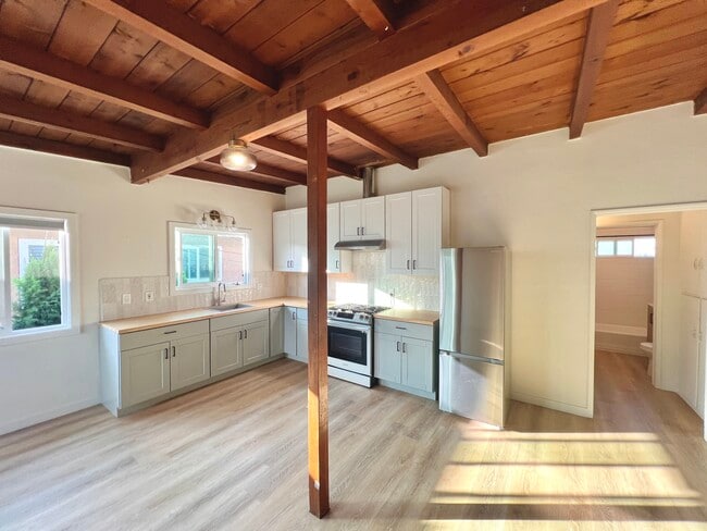 Foto del edificio - 3417 W 190th St