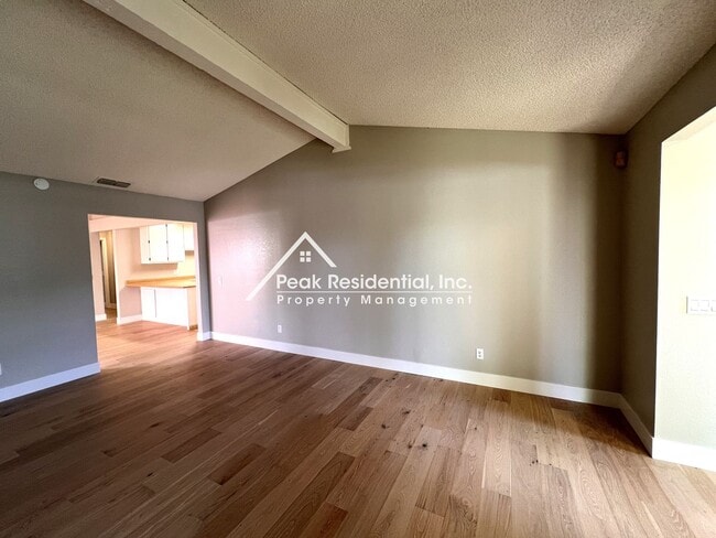 Foto del edificio - Nice Sacramento 2bd/1ba Halfplex!