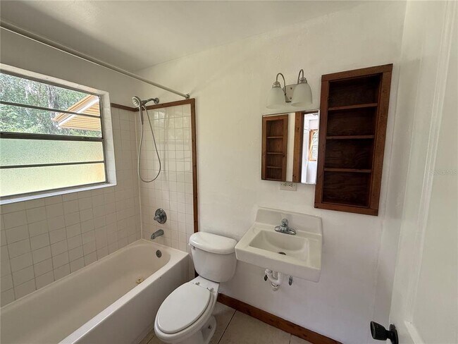 Foto del edificio - 1403 SE 1st St