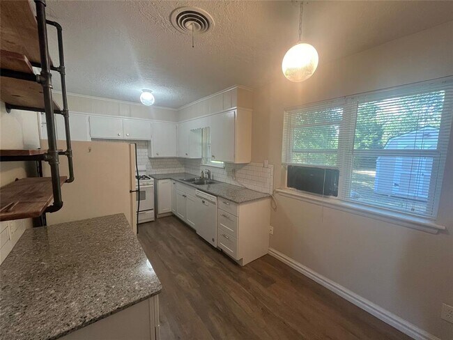 Foto del edificio - 1331 W Hayes St