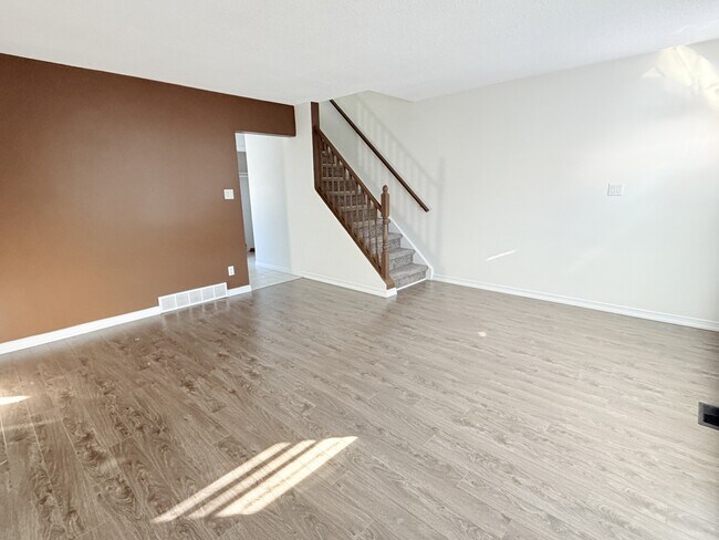 Building Photo - 205 Fane St