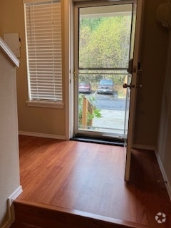 Building Photo - 245 NE Miramar Cir