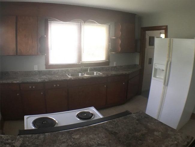 Building Photo - 725 South Line Street Extension